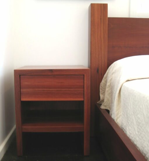 Bedside Shinto Mr Finish 2010 With 4 Poster Bed