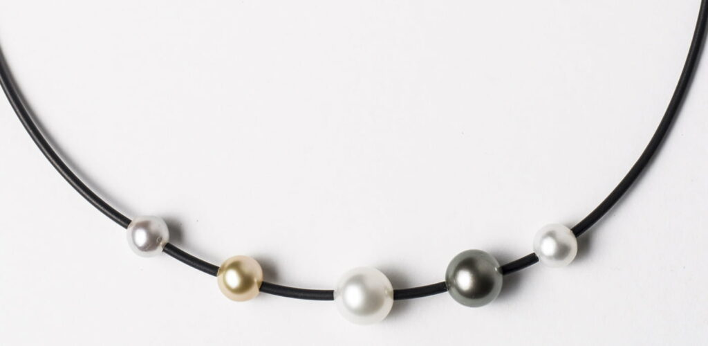 Evelyn Henschke 5 Pearl Choker Detail