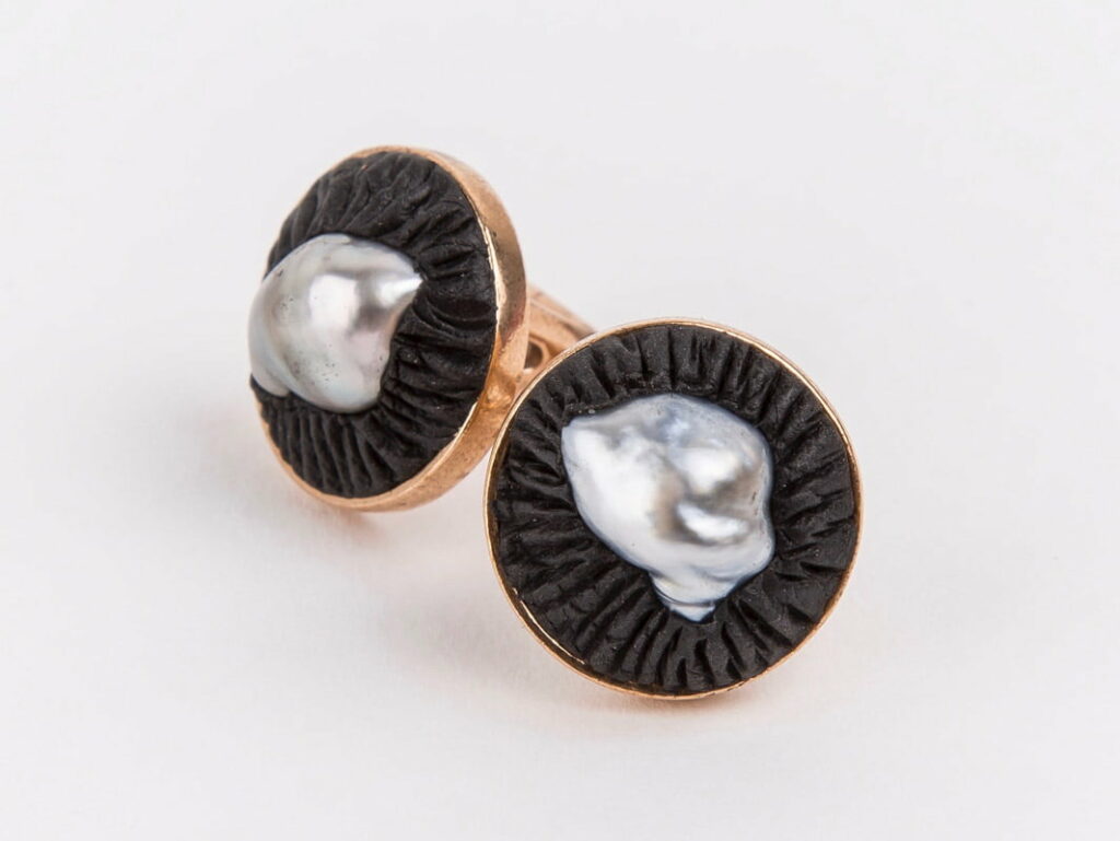 Evelyn Henschke Pearl Rubber Copper Cufflinks 2