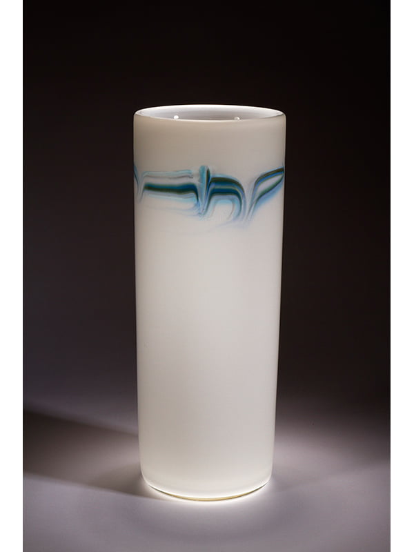 Prey03 Peter Reynolds White Coriolis Series Vase