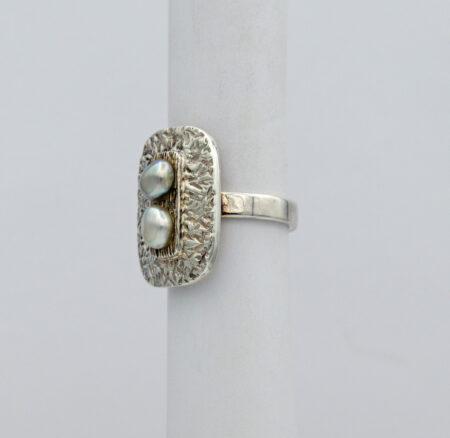 Jane Liddon Keshi Pearls On Textured Plate Ring Side