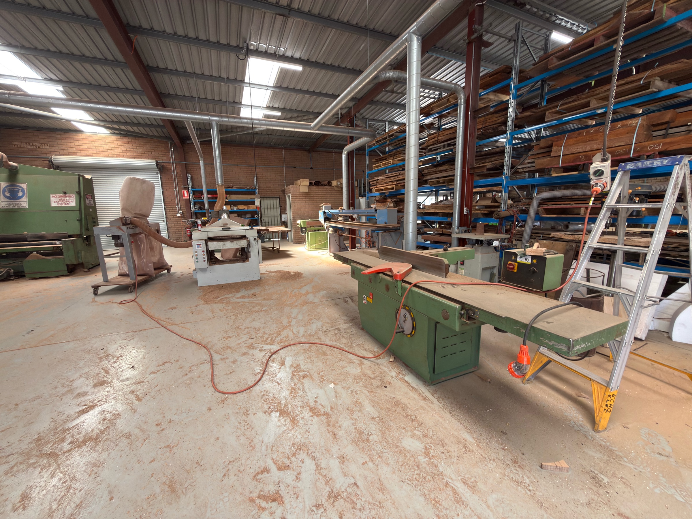Tables in progress in the JahRoc workshop
