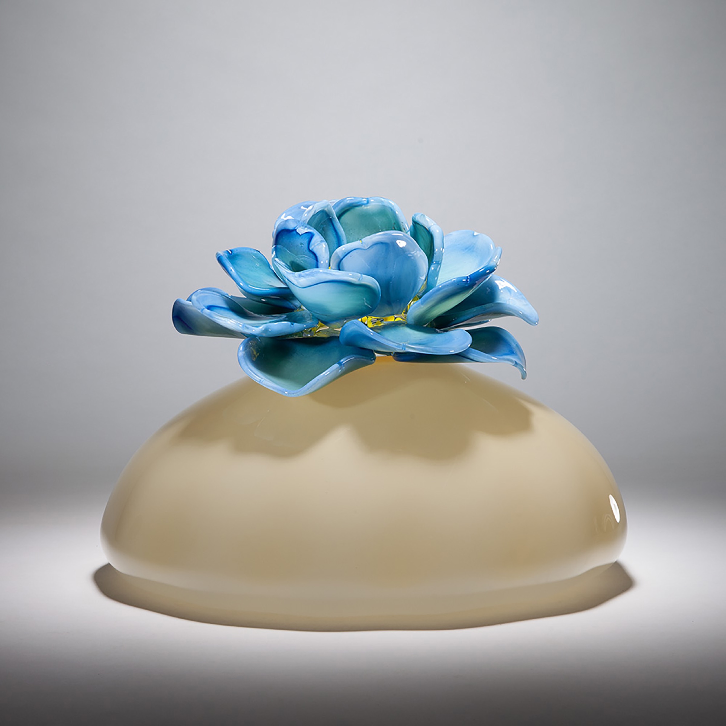 Eileen Gordon – Peony Blossom glass