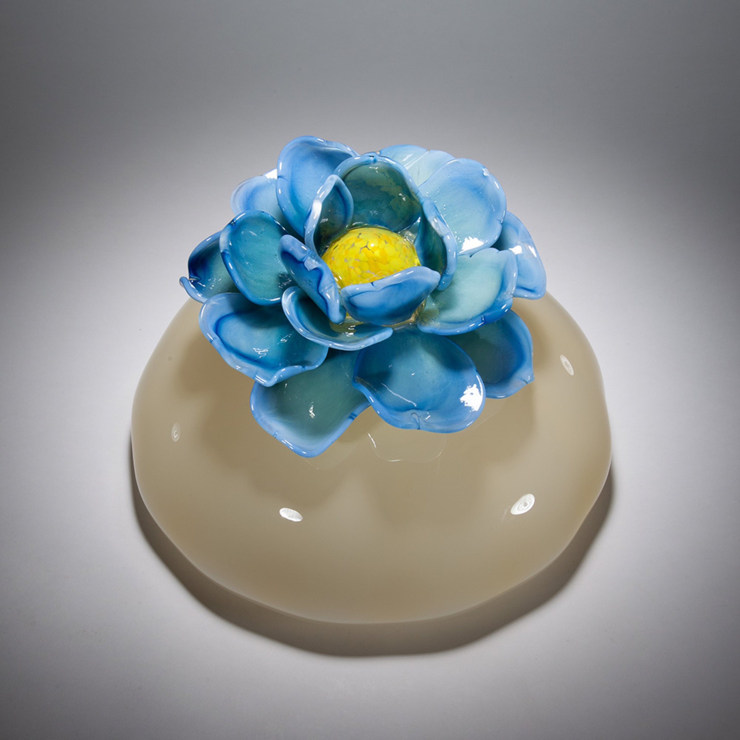 Eileen Gordon – Peony Blossom glass